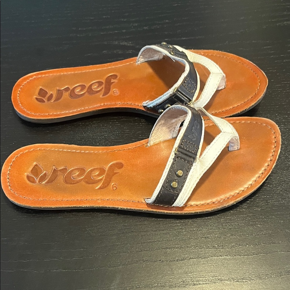 Reef Women's Tan and White Leather Toe-Loop Sandals